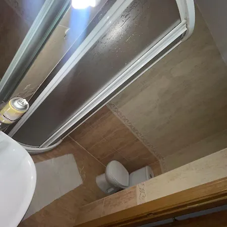 Kat Apartment *